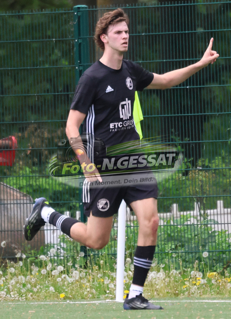 SC Bünde - SV Oetinghausen | Auf dem Bild zu sehen: schwarz SV Oetinghausen: Lenn Diekwisch SC Bünde, SV Oetinghausen, Saison 25/26, Bezirksliga, Hunnebrock, Deutschland - Realisiert mit Pictrs.com