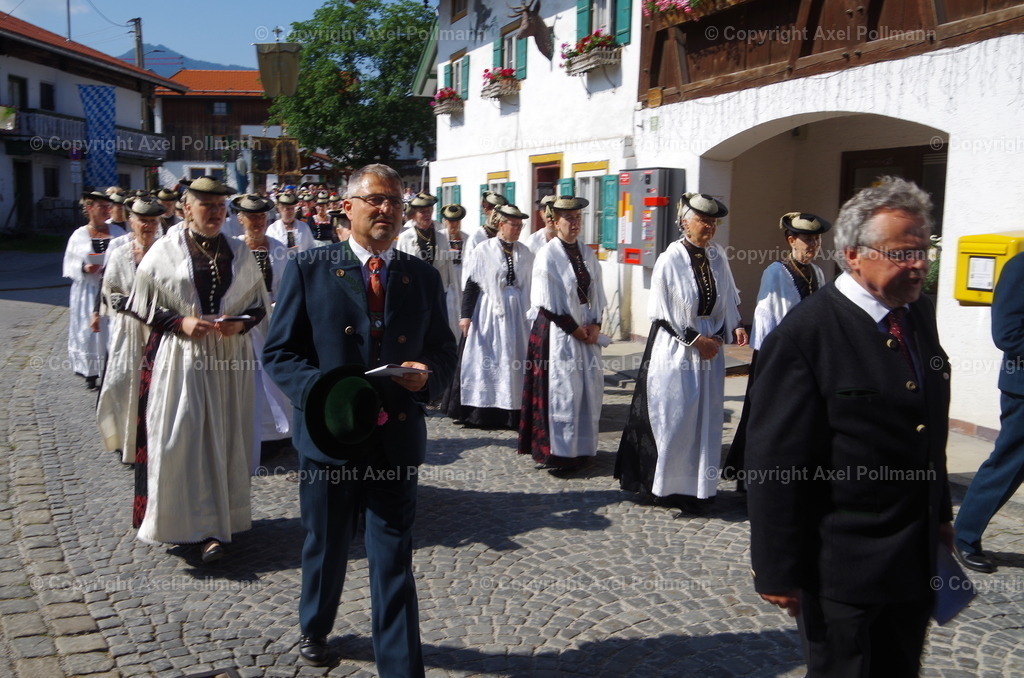 IMGP3505 | fotografiert von Axel PollmannLeonhardi Wallfahrt Benediktbeuern und Murnau, Fronleichnam, Fasching, Landschaft im Loisachtal und Benediktbeuern  - Realisiert mit Pictrs.com