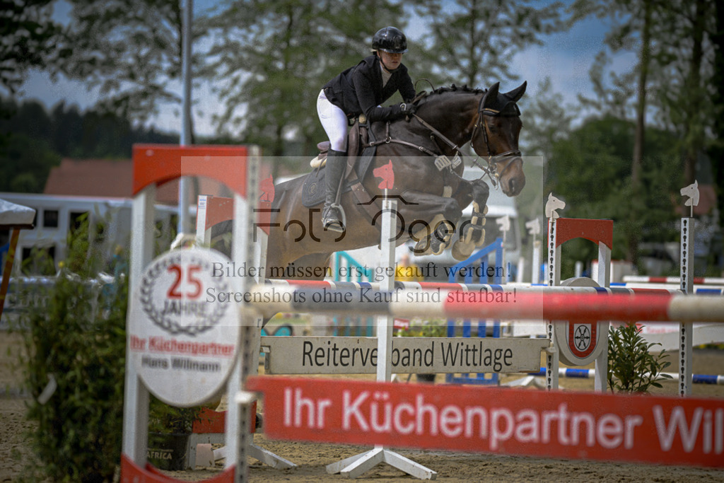 20240505-DOS_0860 | Entdecke hochwertige Reitturnierfotos von Foto Oger. Professionell, emotional und authentisch – jetzt Lieblingsmomente im Shop bestellen.Deutschlandweite Turnierfotografie. - Realisiert mit Pictrs.com