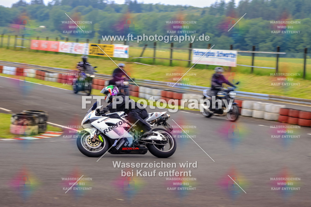 OBK-5666 | Hier findet Ihr Bilder von Touristenfahrten auf der Nürburgring Nordschleife oder von anderen Veranstaltungen die ich besucht habe. Viel Spass beim Durch Schauen 