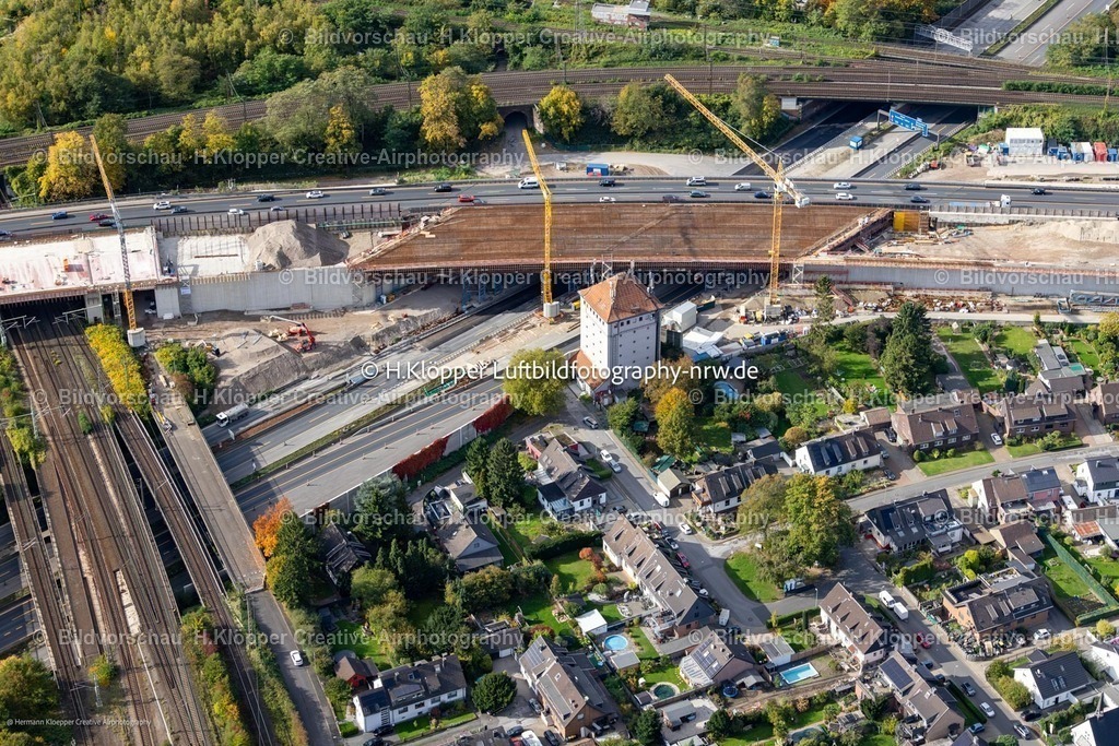 Luftbilder Duisburg-6998 | Luftbild Baustellen zum Umbau und der Sanierung sowie Neugestaltung des Autobahnkreuz Kaiserberg mit "Spaghetti-Knoten" in Duisburg im Ruhrgebiet im Bundesland Nordrhein-Westfalen. Das Kreuz über dem Fluss Ruhr im Ruhrgebiet verbindet die Bundesautobahn A 3 mit der Autobahn A 40. - Realisiert mit Pictrs.com