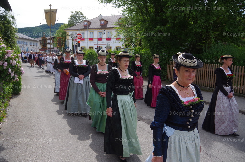 IMGP5497 | fotografiert von Axel PollmannLeonhardi Wallfahrt Benediktbeuern und Murnau, Fronleichnam, Fasching, Landschaft im Loisachtal und Benediktbeuern  - Realisiert mit Pictrs.com