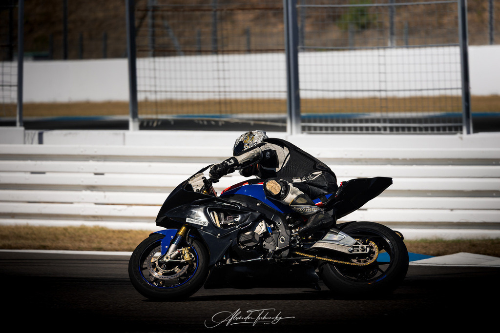 Ducati Trackday Hockenheimring 2026 | Entdecken Sie die faszinierende Welt von Alexander Tschuncky Arts: Kreative Fotografie, atemberaubende Automobilkunst und hochwertiger Bilderdruck. Lassen Sie sich inspirieren! - Realisiert mit Pictrs.com