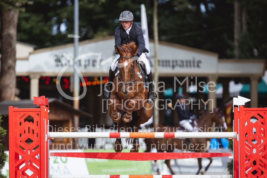 240915_OWLCh_MT-434 | Deine schönsten Turniermomente als professionelle Fotos! Entdecke hochwertige Pferdesport-Fotografie im Online-Shop. Jetzt Fotos finden & bestellen!