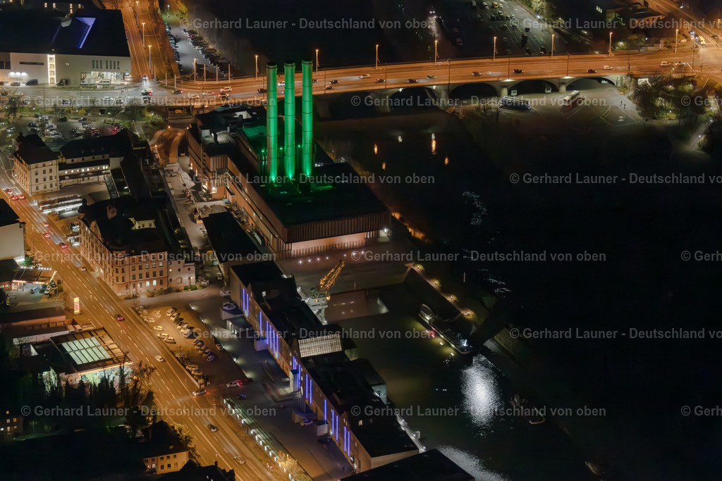 3906217 | Heizkraftwerk und Friedensbrücke bei Nacht 2019