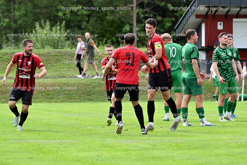 ATUS Nötsch vs. SC Landskron | Jubel ATUS Nötsch Mannschaft, #7 Harald Ottowitz ATUS Nötsch, #31 Jernej Schwarzmann ATUS Nötsch, #21 Nicolas Janschitz ATUS Nötsch, #10 Jonas Steinwender SC Landskron, #21 Fabio Gödel SC Landskron, #4 Ingo Mailänder SC Landskron, ATUS Nötsch vs. SC Landskron, ATUS Nötsch vs. SC Landskron am 26.07.2025 in Nötsch (Dobratsch Arena), Austria, (Photo by Bernd Stefan)