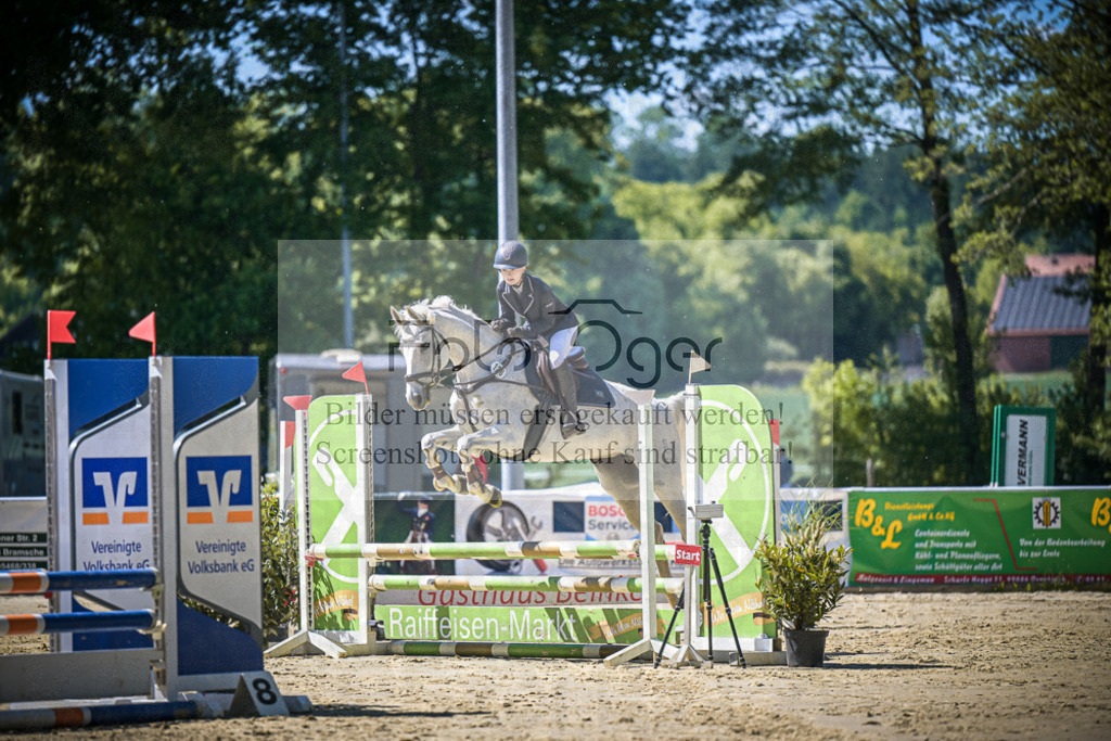 DOS_0756 | Entdecke hochwertige Reitturnierfotos von Foto Oger. Professionell, emotional und authentisch – jetzt Lieblingsmomente im Shop bestellen.Deutschlandweite Turnierfotografie. - Realisiert mit Pictrs.com