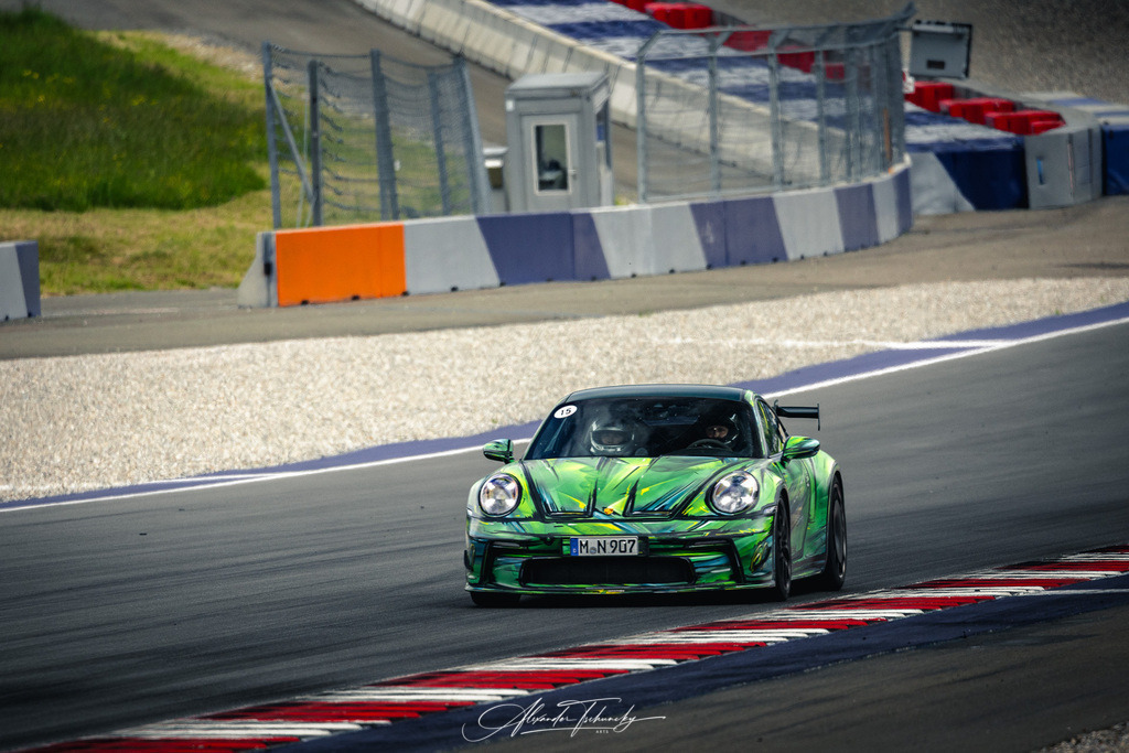 R6PZ2116 _Alexander Tschuncky | Entdecken Sie die faszinierende Welt von Alexander Tschuncky Arts: Kreative Fotografie, atemberaubende Automobilkunst und hochwertiger Bilderdruck. Lassen Sie sich inspirieren! - Realisiert mit Pictrs.com