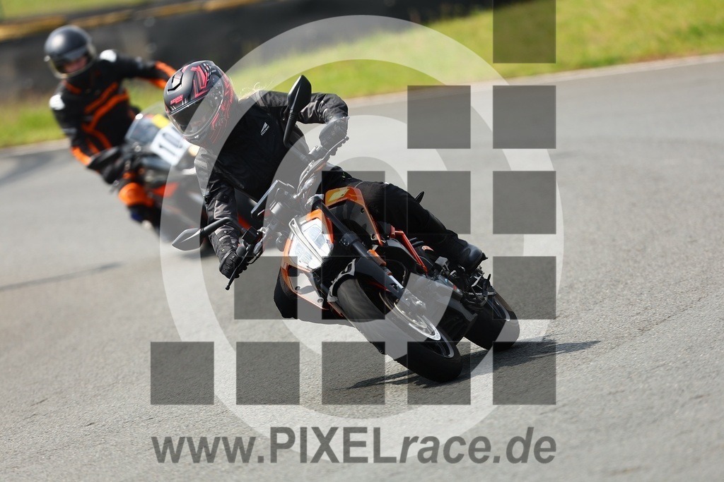 0106-20260510_04262 | Schöne Erinnerungen an spannende Momente - das festzuhalten ist unser Job. PIXELrace.de ist seit 2003 auf den Rennstrecken Europas unterwegs um die Action draußen beim Fahren und die wunderbare Stimmung imm Fahrerlager für euch einzufangen.
