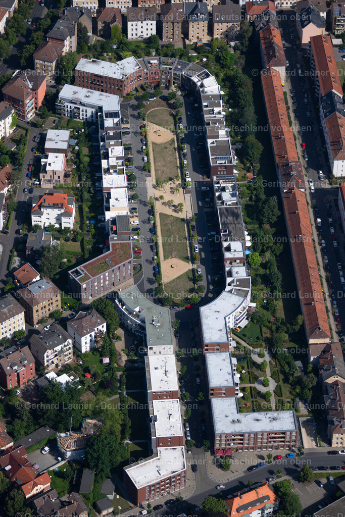 4035329 | BRAUNSCHWEIG 31.07.2020 Wohngebiet der Mehrfamilienhaussiedlung an der Straße Sankt-Leonhards-Garten in Braunschweig im Bundesland Niedersachsen, Deutschland. Weiterführende Informationen bei: Borek Immobilien GmbH &amp; Co KG,  GIESLER ARCHITEKTEN Gesellschaft für Architektur und Stadtplanung mbH. // Residential area of the multi-family house settlement in Brunswick in the state Lower Saxony, Germany. Further information at: Borek Immobilien GmbH &amp; Co KG,  GIESLER ARCHITEKTEN Gesellschaft fuer Architektur und Stadtplanung mbH. Foto: Gerhard Launer