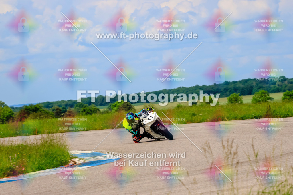 MotoTeam-1084 | Hier findet Ihr Bilder von Touristenfahrten auf der Nürburgring Nordschleife oder von anderen Veranstaltungen die ich besucht habe. Viel Spass beim Durch Schauen 