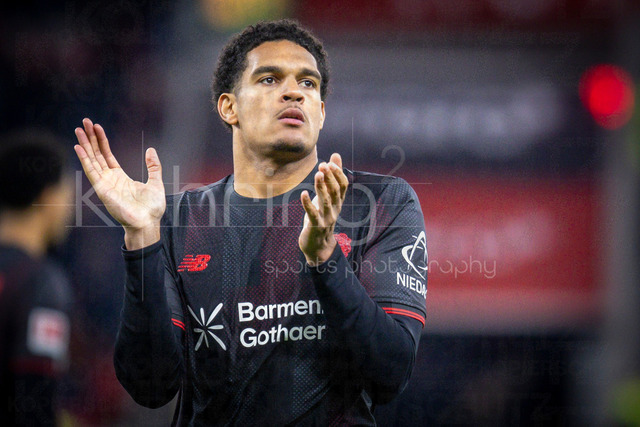 German Bundesliga, Bayer 04 Leverkusen vs. VfB Stuttgart, 10.01.2026 | LEVERKUSEN, GERMANY - JANUARY 10:  Jarell Quansah (Bayer 04 Leverkusen, 4) during the German Bundesliga match on gameday 16 between Bayer 04 Leverkusen vs. VfB Stuttgart at BayArena on January 10, 2026 in Leverkusen, Germany. DFL REGULATIONS PROHIBIT ANY USE OF PHOTOGRAPHS AS IMAGE SEQUENCES AND/OR QUASI-VIDEO.