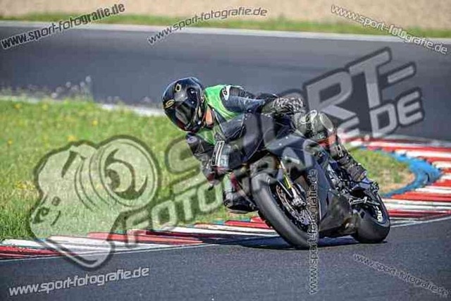 pubi7649 | Professionelle Fotos von Sportveranstaltungen, aber auch Hochzeiten und anderen Events. - Realisiert mit Pictrs.com