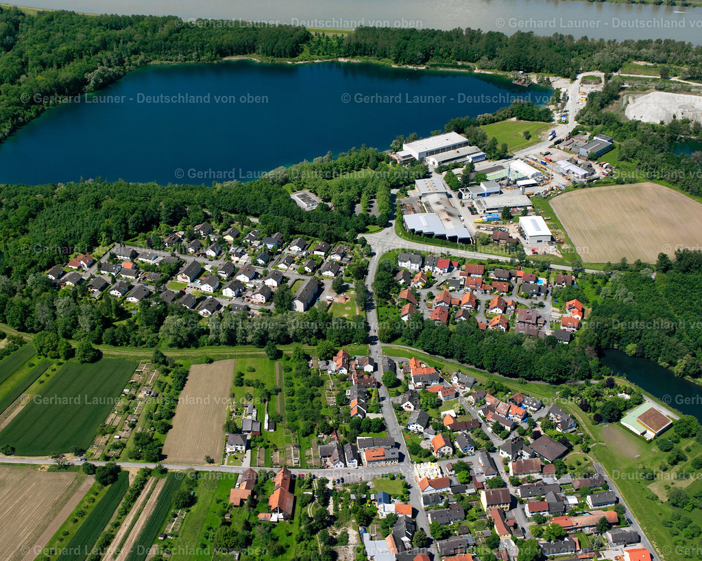 2626085 | LE PONT DU RHIN 09.06.2006 Ortsansicht am Rande von landwirtschaftlichen Feldern und Nutzflächen  in Le Pont du Rhin im Bundesland Baden-Württemberg, Deutschland // Village view on the edge of agricultural fields and land  in Le Pont du Rhin in the state Baden-Wuerttemberg, Germany Foto: Gerhard Launer