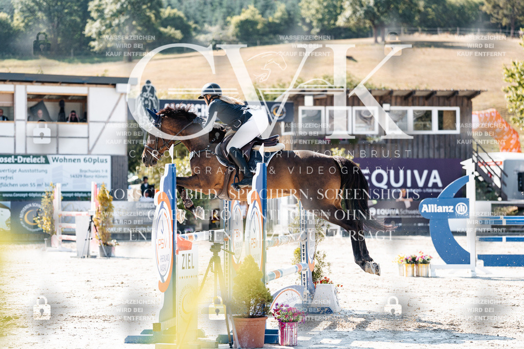 CK907843 | Turnierfotografie Pferdefotografie Trier Rheinland-Pfalz Pferdesport Reitsport Tierfotografie Sportfotografie Pferdevideo Pferdevideografie Equestrianvideography equestrianphotography  - Realisiert mit Pictrs.com