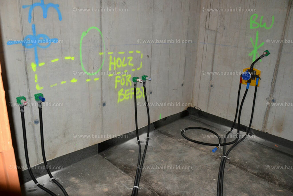 bib-lg15-sanitaer-0057 | Nach LV-Leistungsgruppen sortierte Detailfotos über den Bau eines Hauses. Alle Hausbau-Bilder direkt vom Urheber und Autor der Website Haus-Selber-Bauen.com