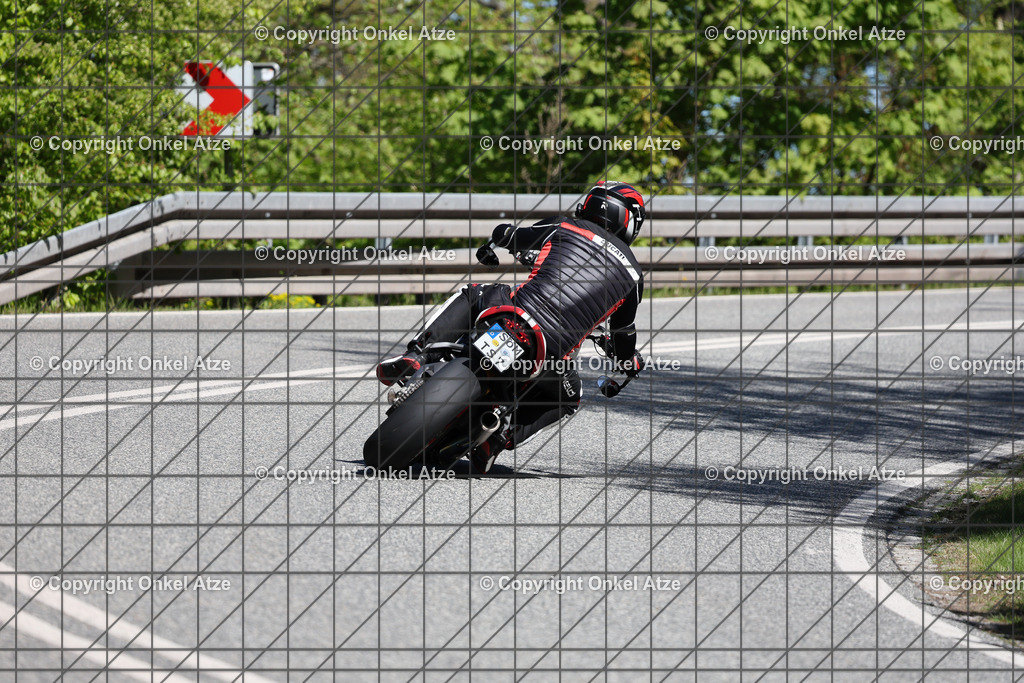 IMG_0080 | Fotograf am Kyffhäuser. Onkel Atze. Kyffhäuser Rennstrecke. Café36. Motorsportfotografie. - Realisiert mit Pictrs.com