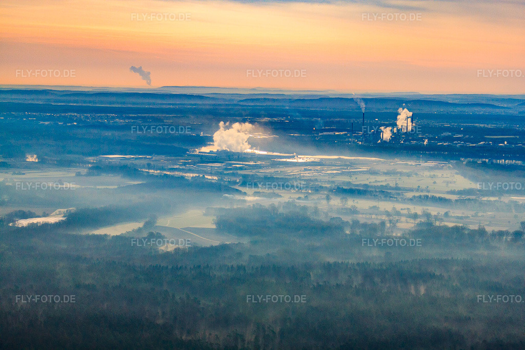 Luftbild: Industriegebiet Oberwald im Morgendunst in Wörth am Rhein im Bundesland Rheinland-Pfalz in Deutschland. Foto: IMG_25420.jpg vom 02.04.2010 durch Werner Riehm/FLY-FOTO.de