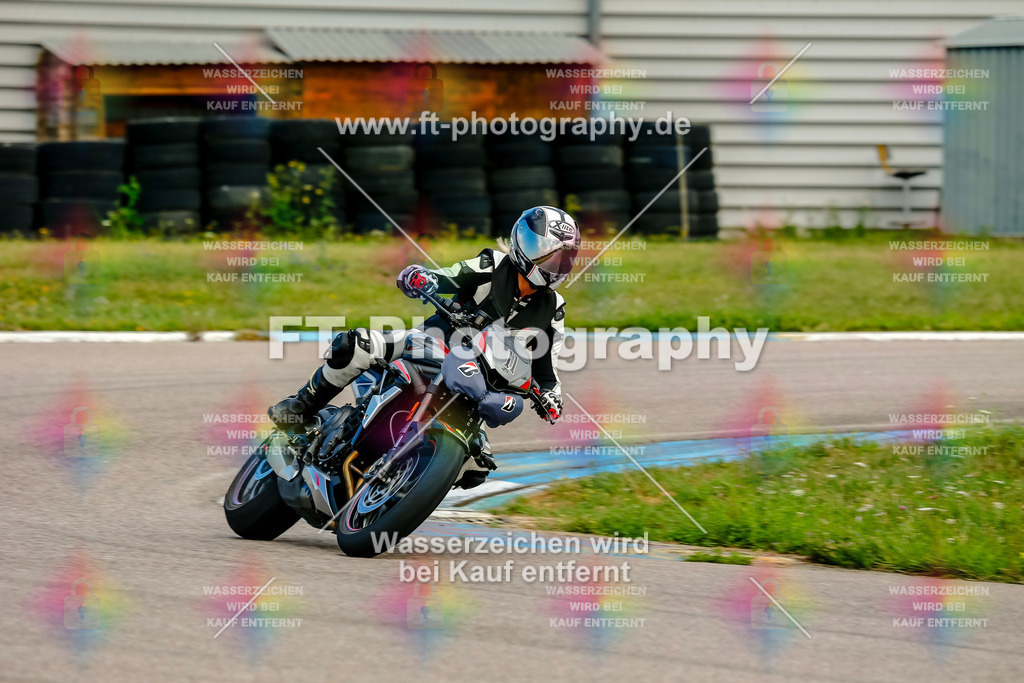 Chambley Juli-0062 | Hier findet Ihr Bilder von Touristenfahrten auf der Nürburgring Nordschleife oder von anderen Veranstaltungen die ich besucht habe. Viel Spass beim Durch Schauen 