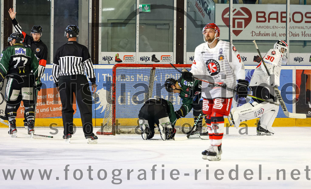 2022-09-25_048_TSV_Erding_gegen_EHC_Klostersee | Erding, Deutschland, 25.09.2022:
Eishockey, Bayernliga 2022 / 2023, Testspiel, TSV Erding gegen EHC Klostersee, Endergebnis: 8:2

Foto: Christian Riedel / fotografie-riedel.net