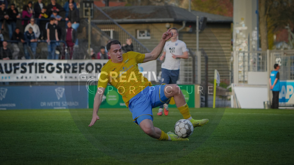 Fußball, Herren, Saison 2025/2026, Regionalliga Nordost, 30. Spieltag, FSV 63 Luckenwalde vs. SV Babelsberg 03, Freitag 17.04.2026, Karl-Liebknecht-Stadion Potsdam | Fußball, Herren, Saison 2025/2026, Regionalliga Nordost, 30. Spieltag, FSV 63 Luckenwalde vs. SV Babelsberg 03, Freitag 17.04.2026, Karl-Liebknecht-Stadion Potsdam, Im Bild: Simon Gollnack (Luckenwalde) - Realisiert mit Pictrs.com