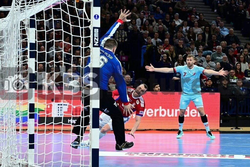 KBS Picture_HSVH-Melsungen_010 | v.v. Simic Nebojsa (MT Melsungen) , Mortensen Casper (HSV Hamburg) ,Sportarena :  Barclays Arena Hamburg, - Realisiert mit Pictrs.com