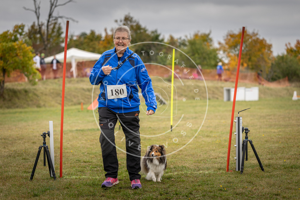 Pfotenfotografie_DV3A5346 | Hundefotografie, Tierfotograf, Pfotenfotografie, Fotoshooting Hund, Hunde Portrait, Hundesport, Hundeportraits, Heideshooting, Hunde, Sportfotograf, Hundefotograf, Turnierhundsport, THS,  - Realisiert mit Pictrs.com