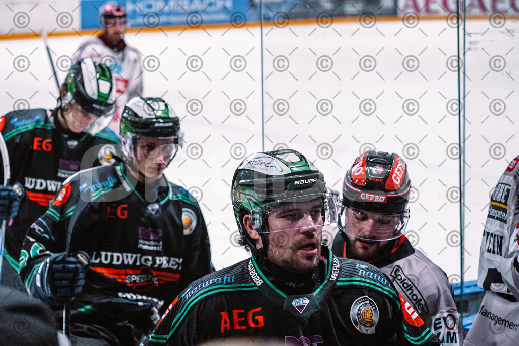 Alligators_vs_Memmingen_05_12_2025-155 | Höchstadt Alligators Fotogalerie: Eishockey-Action aus Franken. Professionelle Spielfotos, Portraits & Stadionbilder zum Download. Jetzt entdecken! - Realisiert mit Pictrs.com
