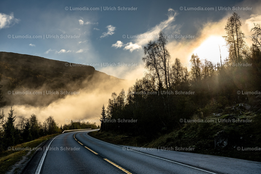 10047-10048 - In der Region Sognefjord - Norwegen | Stockfoto und Bilderpool mit Bildmaterial aus Deutschland, dem Harz, Halberstadt, Quedlinburg, Wernigerode und weltweit. Qualitativ hochwertige und professionelle Fotos anschauen und kaufen. - Realisiert mit Pictrs.com