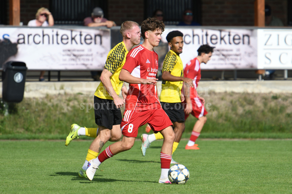 TSV Seebach : FC Amberg | Marco Aigner (TSV Seebach #8) - Realisiert mit Pictrs.com