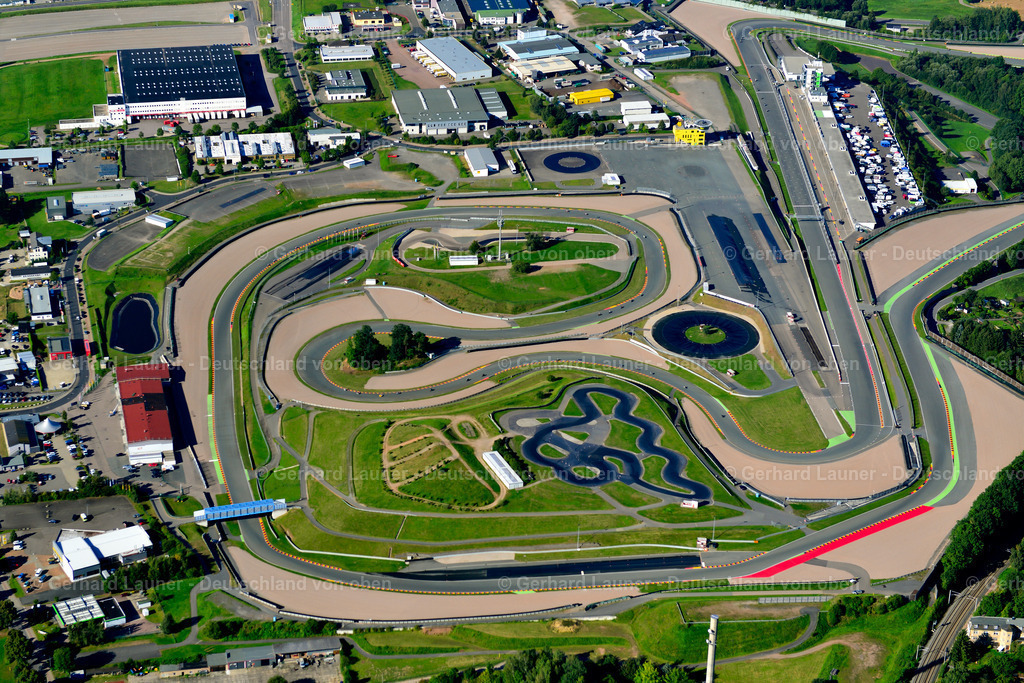 3636821 | OBERLUNGWITZ 25.08.2016 Rennstrecke der Rennbahn am Sachsenring in Oberlungwitz im Bundesland Sachsen. Weiterführende Informationen bei: Allgemeiner Deutscher Automobil-Club Sachsen e.V.. // Racetrack racecourse in Oberlungwitz in the state Saxony. Further information at: Allgemeiner Deutscher Automobil-Club Sachsen e.V.. Foto: Gerhard Launer