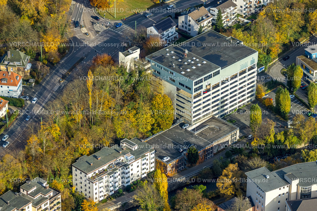 Hagen251102627 | Luftbild, Volme Parkhaus, herbstliche Bäume, Mittelstadt, Hagen, Ruhrgebiet, Nordrhein-Westfalen, Deutschland