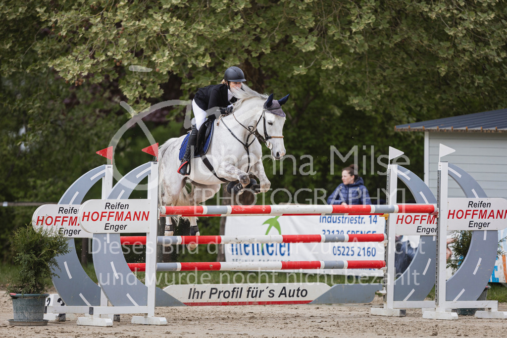 250504_SpengeW_M2-Spr-433 | Deine schönsten Turniermomente als professionelle Fotos! Entdecke hochwertige Pferdesport-Fotografie im Online-Shop. Jetzt Fotos finden & bestellen!