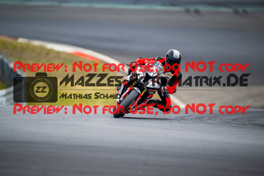 MaZZes_FotoMatrix_230719_5042 | WEISS