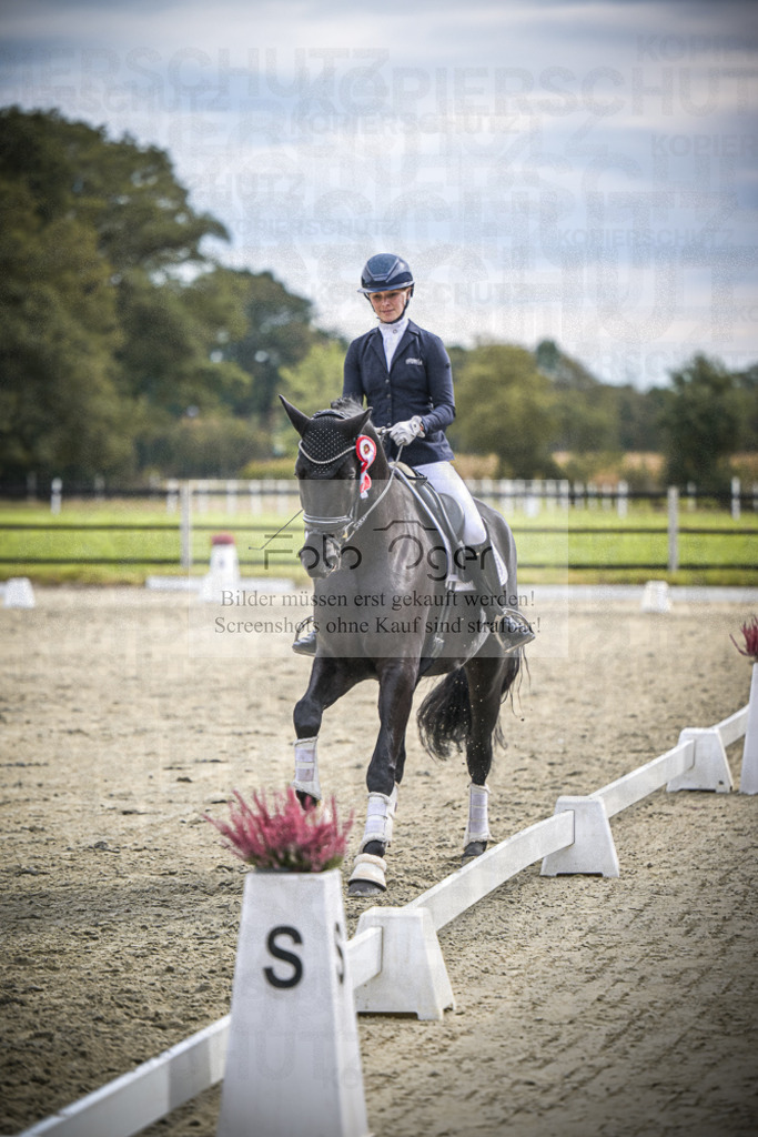 DOS_0164 | Entdecke hochwertige Reitturnierfotos von Foto Oger. Professionell, emotional und authentisch – jetzt Lieblingsmomente im Shop bestellen.Deutschlandweite Turnierfotografie. - Realisiert mit Pictrs.com