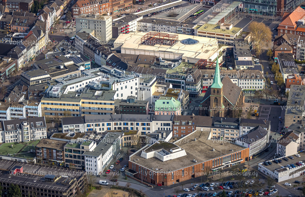 Bottrop260306394 | Luftbild, City und ehemaliges Hansa-Zentrum, leerstehendes Einkaufszentrum am Berliner Platz mit Baustelle, hinten ZOB Berliner Platz, vorne die kath. Kirche St. Cyriakus und C&amp;A Bekleidungsgeschäft, Altstadt, Bottrop, Ruhrgebiet, Nordrhein-Westfalen, Deutschland
