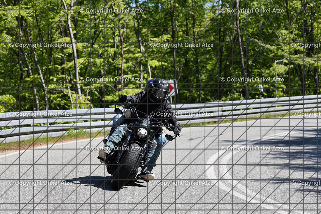 IMG_8700 | Fotograf am Kyffhäuser. Onkel Atze. Kyffhäuser Rennstrecke. Café36. Motorsportfotografie. - Realisiert mit Pictrs.com