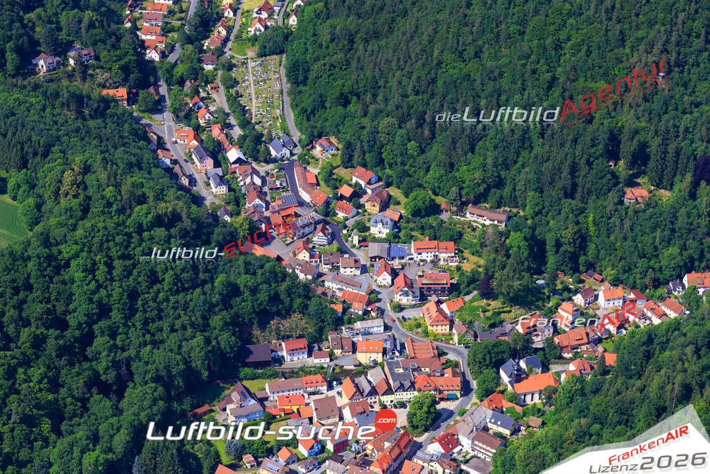 Die Luftaufnahme der Stadt Wirsberg wurde 2017 vom Flugzeug heraus erstellt ( keine Drohne )- hohe Auflösung für beste Qualität