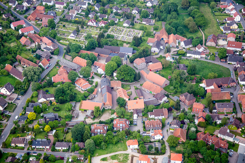 Luftbild: Siedlungsgebiet im Ortsteil Klein Berkel in Hameln im Bundesland Niedersachsen in Deutschland. Foto: IMG_079450.jpg vom 24.05.2015 durch Werner Riehm/FLY-FOTO.de