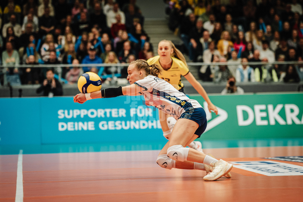 Volleyball | Frauen | Saison 2025/2026 | Volleyball Bundesliga | ETV Hamburger Volksbank Volleys vs. SSC Palmberg Schwerin | 17.01.2026 | Finnja Frommann (#2, SSC Palmberg Schwerin) spielt den Ball