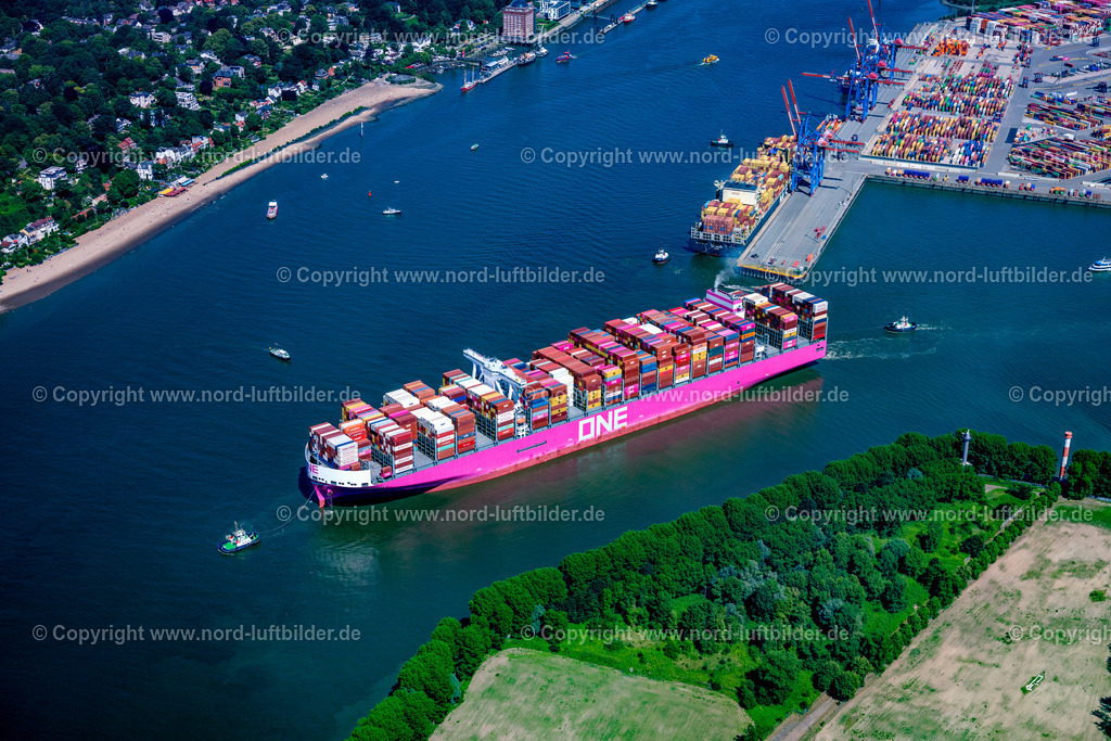 Hamburg_Containerschiff_Hafen_One_ELS_7495010725 | HAMBURG 01.07.2025 Containerschiff " One" im Hafen in Hamburg, Deutschland. // Container ship "One" in the harbor in Hamburg, Germany. Foto: Martin Elsen