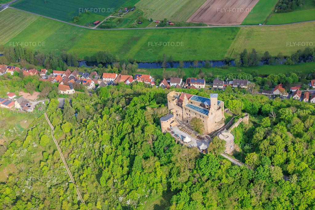 Luftbild: Burg Trimburg von Südosten im Ortsteil Trimberg in Elfershausen im Bundesland Bayern in Deutschland.Foto: IMG_155585.jpg vom 03.05.2026 durch Werner Riehm/FLY-FOTO.deAuflösung des Originals: 6000 x 4000 pxtrimburg.com