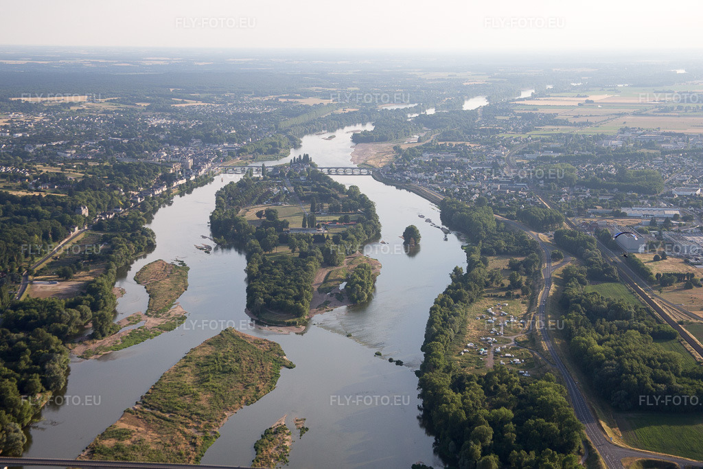 Vue aérienne: Île de Seine à Amboise dans le département Indre et Loire, France. Photo: IMG_082405.jpg prise le 20/06/2015 par Werner Riehm/FLY-FOTO.eu – Résolution de l'original: 5472 x 3648 px