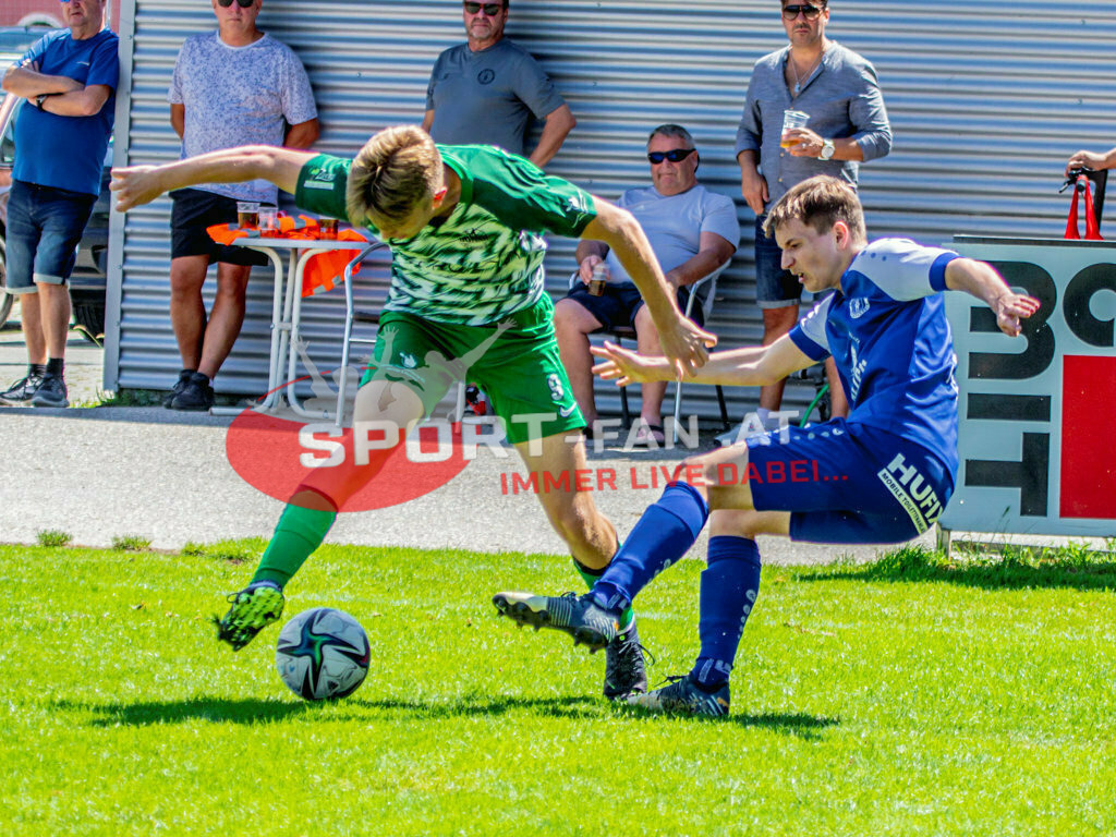 ASV Klagenfurt - Donau Klagenfurt | Felix Marko (ASV Klagenfurt #3) Leo Petzner (SV Donau Klagenfurt #9) ; ASV Klagenfurt - Donau Klagenfurt am 31.07.2022 in Klagenfurt
(ASV Platz Annabichl), AUSTRIA, (Photo by Ernst Krawagner sport-fan.at) - Realisiert mit Pictrs.com