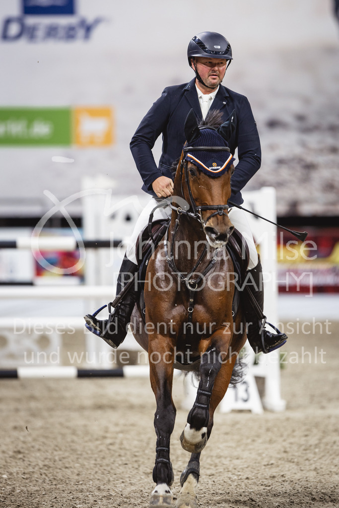 231028_Oldenburg_S1-Spr_Amateure-217 | Deine schönsten Turniermomente als professionelle Fotos! Entdecke hochwertige Pferdesport-Fotografie im Online-Shop. Jetzt Fotos finden & bestellen!