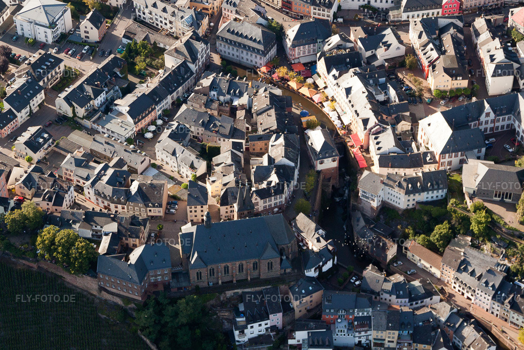 Luftbild: Fluß- Uferbereichen der Saar im Ortsteil Beurig in Saarburg im Bundesland Rheinland-Pfalz in Deutschland. Foto: IMG_33849.jpg vom 11.09.2010 durch Werner Riehm/FLY-FOTO.de
