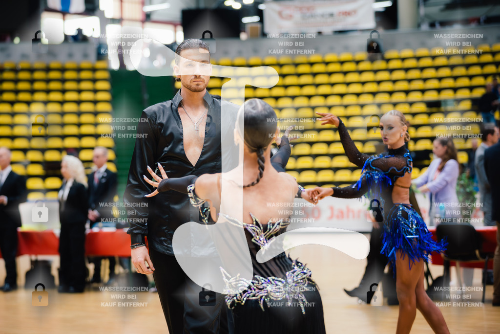 Hessen Tanzt WDSF International Open Latin 11th (43) Justin Lauer _ Rita Schumichin (TSC Saltatio Neustadt im TV 1860 Mußbach)-2025-05-18-4505 | Webshop for digital downloads and prints of dance sport, event & show photographer Julian Link - Realisiert mit Pictrs.com