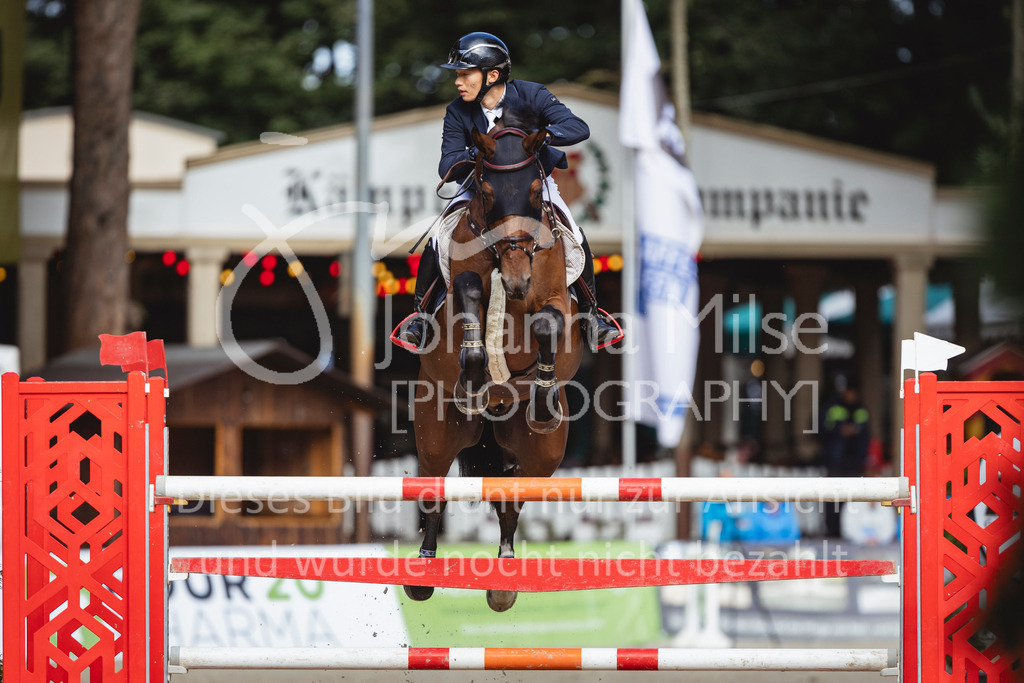 240915_OWLCh_MT-454 | Deine schönsten Turniermomente als professionelle Fotos! Entdecke hochwertige Pferdesport-Fotografie im Online-Shop. Jetzt Fotos finden & bestellen!