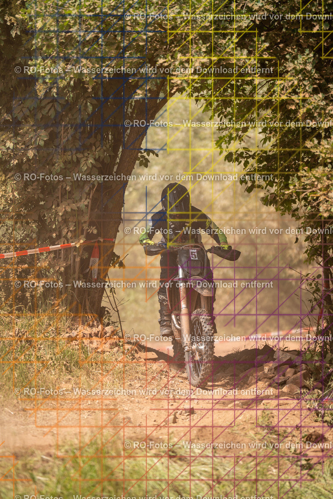 Wolfshausen 5 Lauf -793 | Sportfotografie von RO-Fotos: Motorsport, Motocross, Enduro, Laufveranstaltungen und Triathlon. Professionelle Fotos von Sportlern und Events. - Realisiert mit Pictrs.com