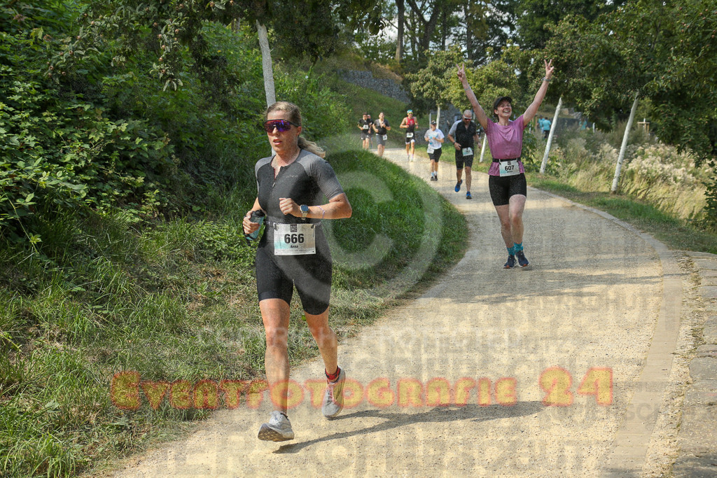 250824_1438_EX1_6981 | Sportfotografie im Rhein-Sieg Kreis, Köln, Bonn, NRW, Rheinland Pfalz, Hessen, etc. Unser Tätigkeitsfeld umfasst den Laufsport vom Volkslauf über den Marathon, Duathlon, Triathon bis zum Ultralauf wie Kölnpfad Ultra oder Schindertrail.